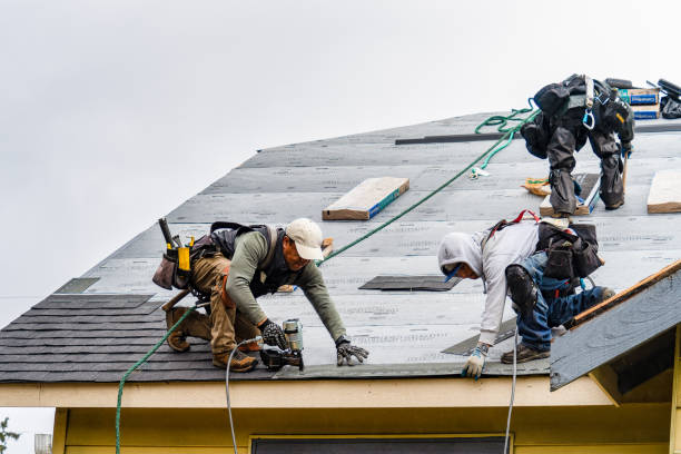 Professional Gutter Installation technician working in Hamilton City, CA